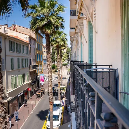 Cannes, 200m To Palais, Walk Everywhere アパート