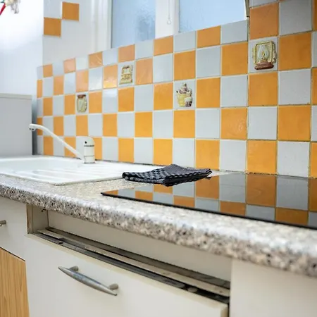 Cannes, 200m To Palais, Walk Everywhere * 칸느