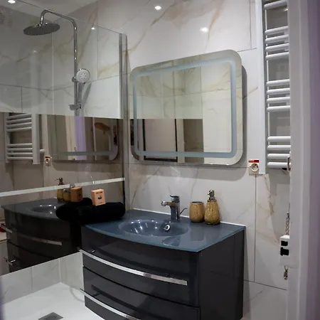 Cannes, 200m To Palais, Walk Everywhere 아파트